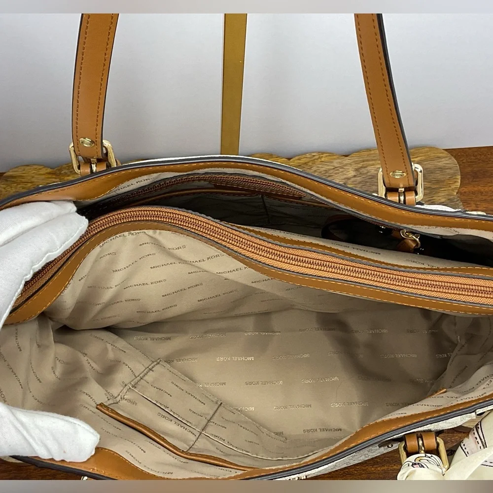 Michael Kors White/Brown Signature Coated Canvas Voyager Tote - Picture 9 of 9